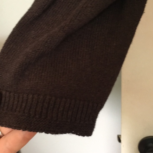 Brown sweater - Picture 2 of 6
